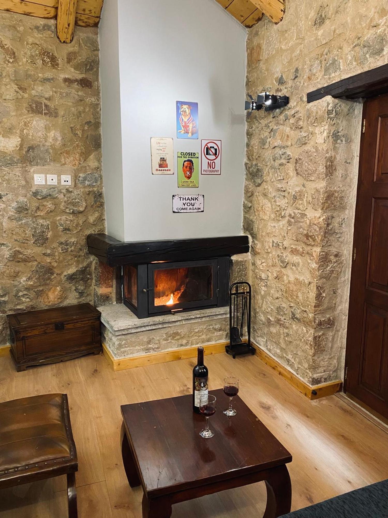 Alexandros Guesthouse Arachova Exterior photo