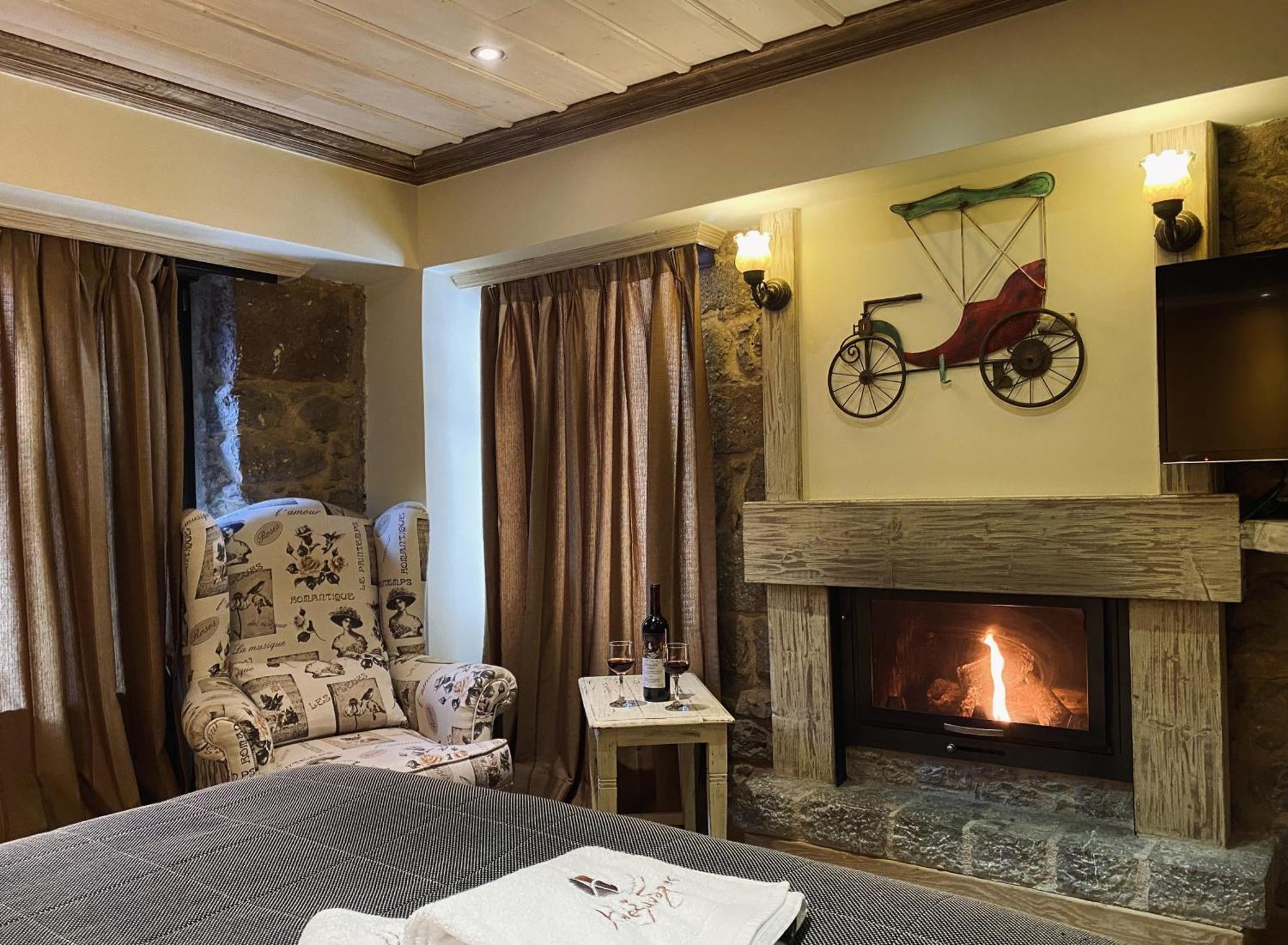 Alexandros Guesthouse Arachova Exterior photo